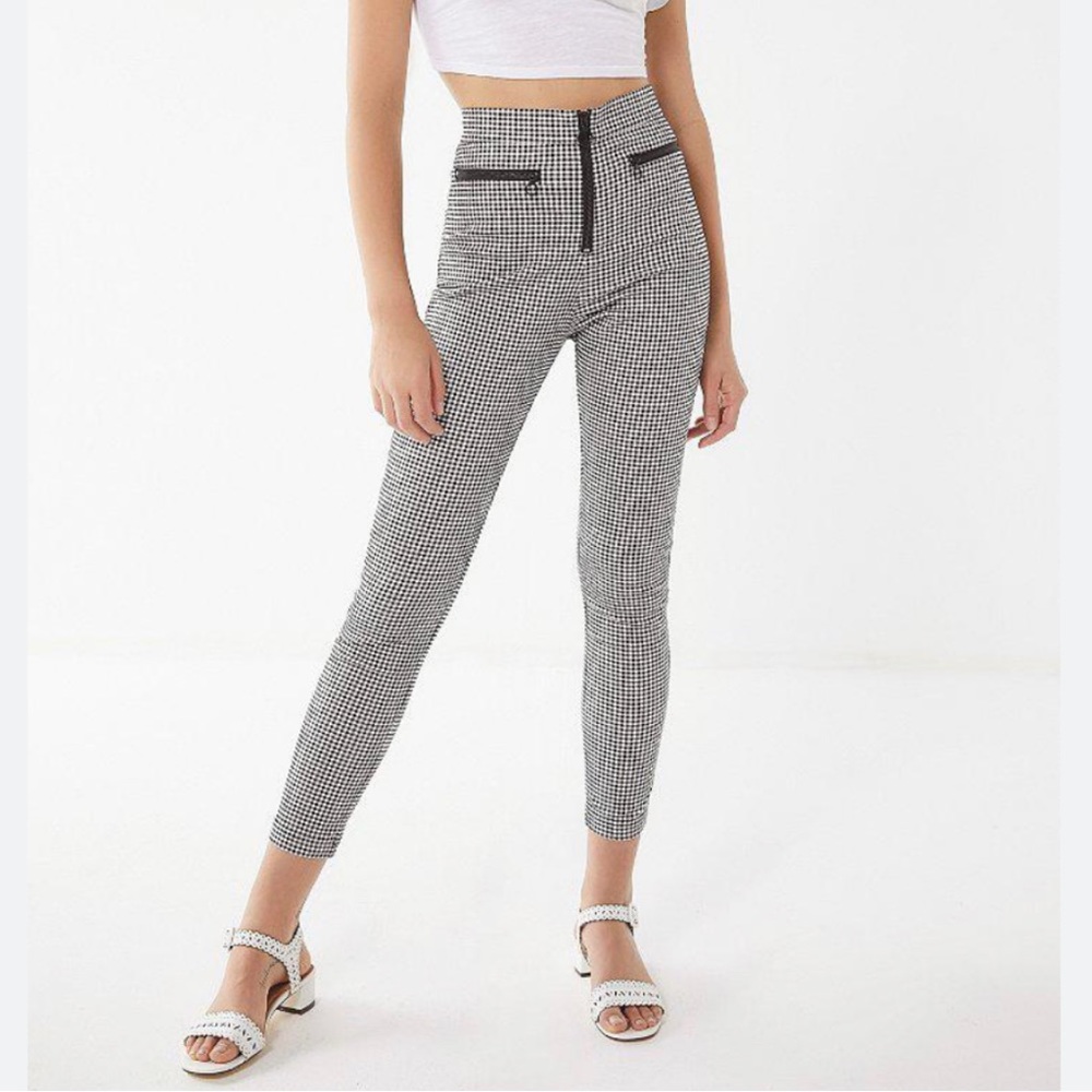 Urban Outfitters Susie Gingham Pants! 🤍🖤🤍🖤